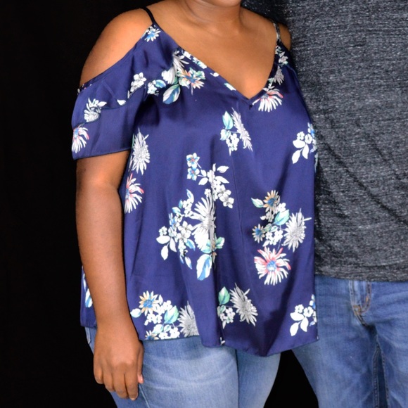 Haute Fox Cold Shoulder Satiny floral plus size top size 1X - Picture 3 of 3